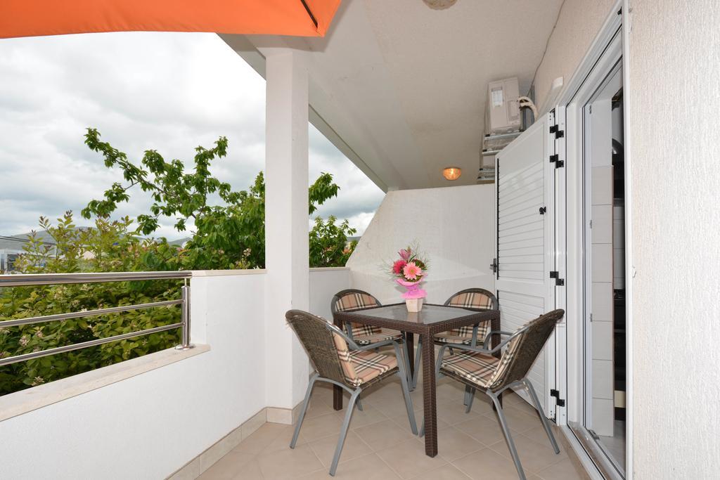 Apartments Maslina Trogir Exterior photo